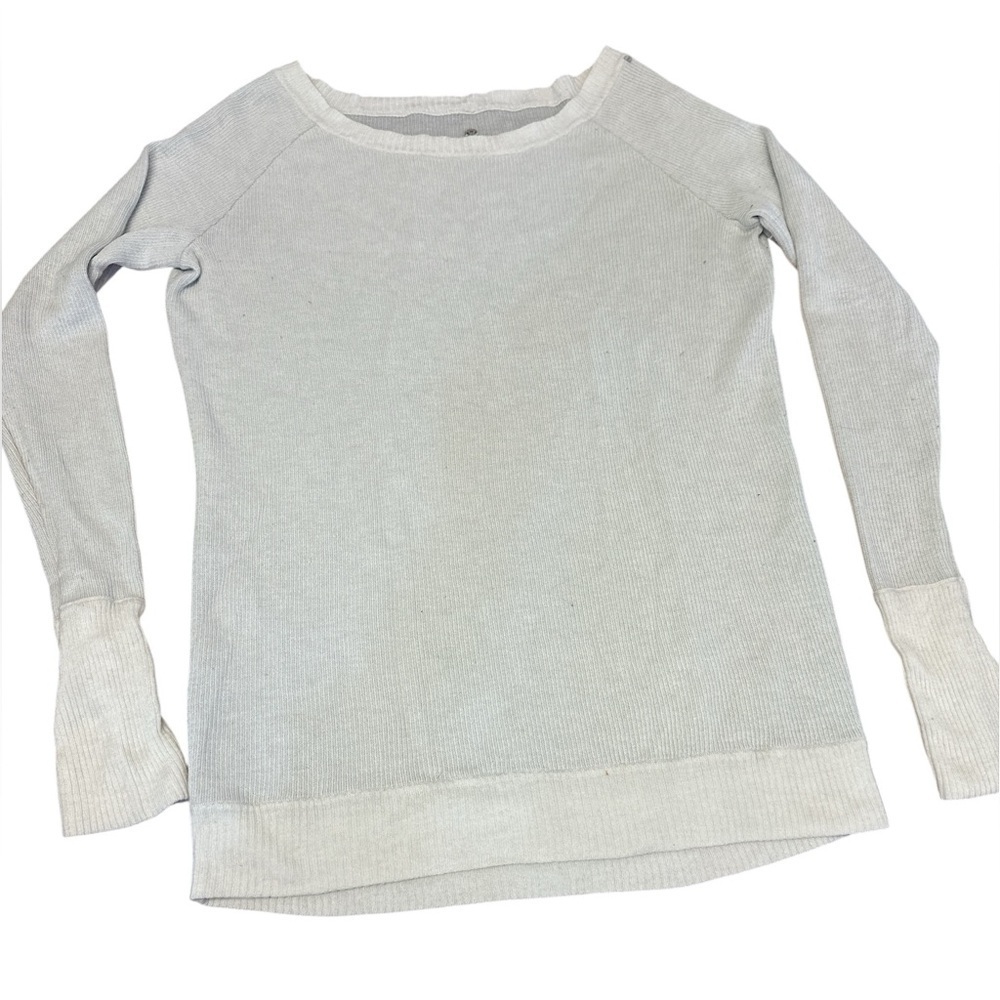 Lululemon Gray sweater with thumb holes, Size tag removed see measurements